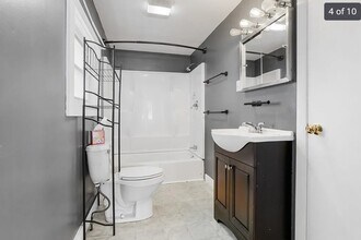 55 W Main St, Unit A in Groton, MA - Building Photo - Building Photo