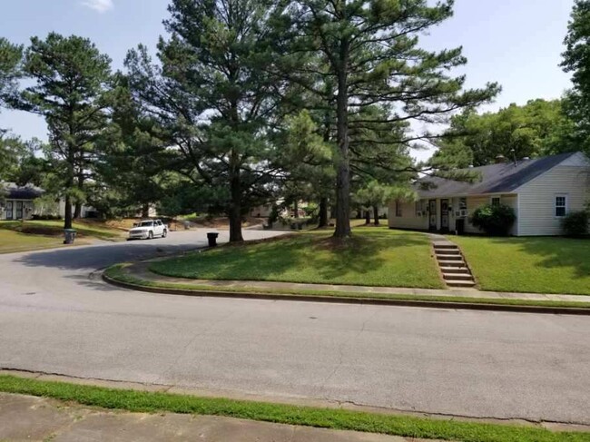 Lamar Cove Apartments in Memphis, TN - Building Photo - Building Photo