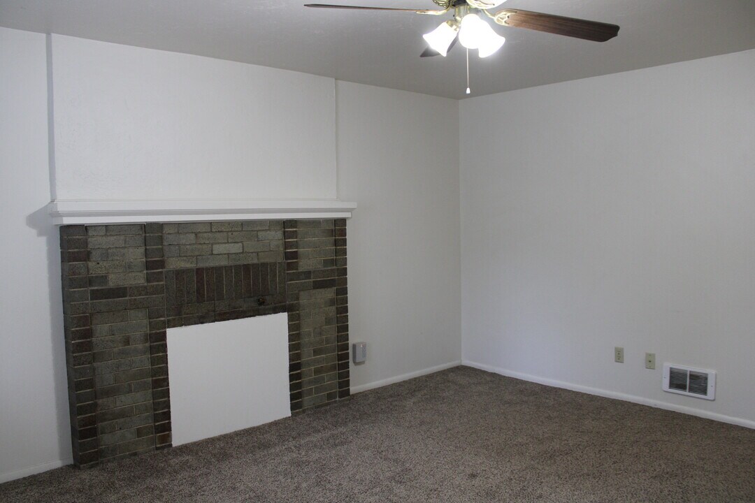 372 I St, Unit 372 in Idaho Falls, ID - Foto de edificio