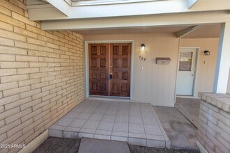 704 E La Jolla Dr in Tempe, AZ - Building Photo - Building Photo