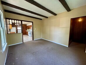 1014 Half Day Rd in Highland Park, IL - Building Photo - Building Photo