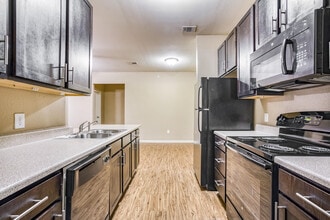 Paddock at Norwood in Austin, TX - Foto de edificio - Building Photo