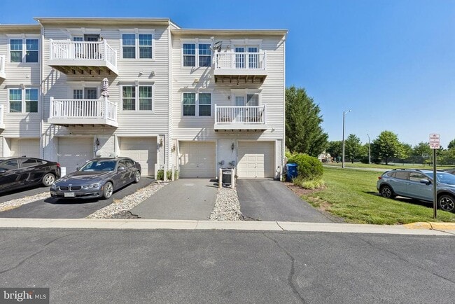 property at 14688 Links Pond Cir