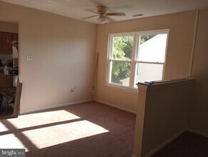 10 Maynard Dr in Sicklerville, NJ - Building Photo - Building Photo