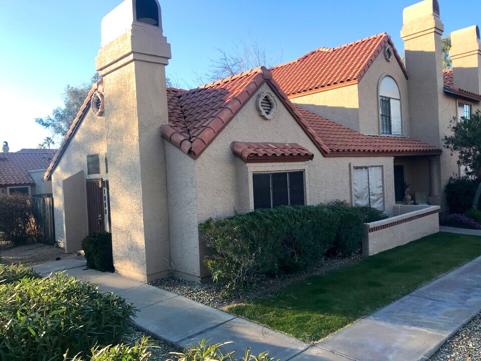 4901 E Kelton Ln, Unit 1050 in Scottsdale, AZ - Building Photo