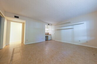 1324 Cortlandt St, Unit 2 in Houston, TX - Building Photo - Building Photo