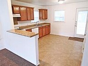 AUG 2026 MOVE IN! UPDATED 2/2 HOUSE IN BRYAN in Bryan, TX - Building Photo - Building Photo