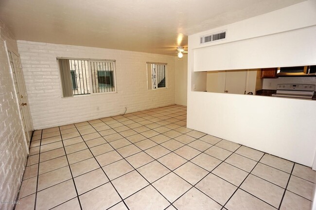 6785 Calle La Paz in Tucson, AZ - Building Photo - Building Photo