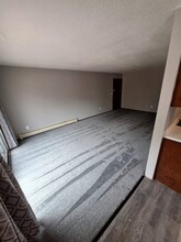 1676 English St-Unit -202 in St. Paul, MN - Building Photo - Building Photo