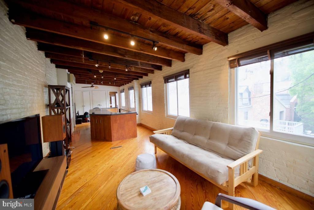 2223 Latimer St in Philadelphia, PA - Building Photo