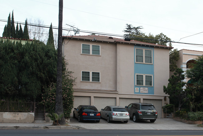 Deluxe Apartments in Los Angeles, CA - Building Photo - Building Photo