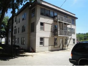 14 W Bow St in Franklin, NH - Foto de edificio - Building Photo