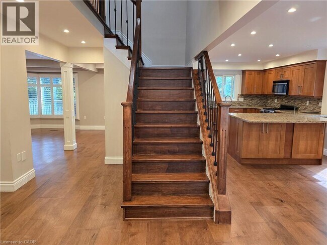 1278 Hammond St in Burlington, ON - Building Photo - Building Photo