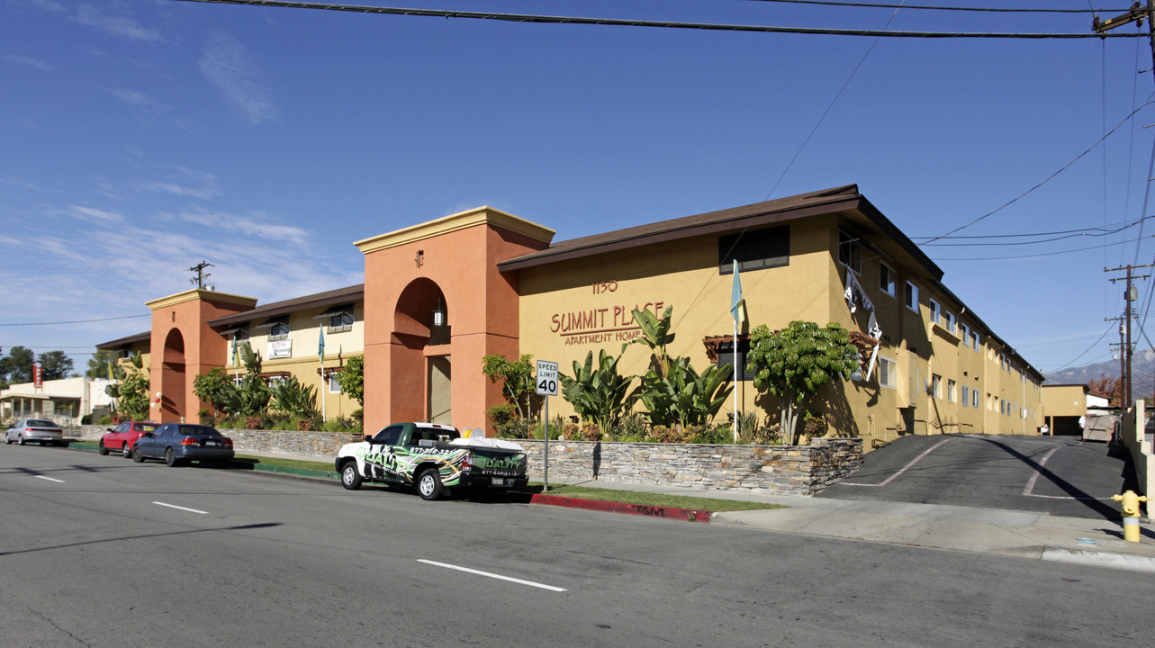 Summit Place Apartments in Ontario, CA - Building Photo