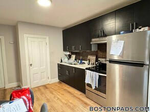 7 Warwick St in Boston, MA - Building Photo - Building Photo
