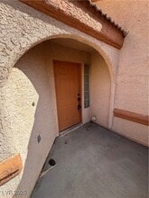 270 Spring Hills Ln in Henderson, NV - Foto de edificio - Building Photo