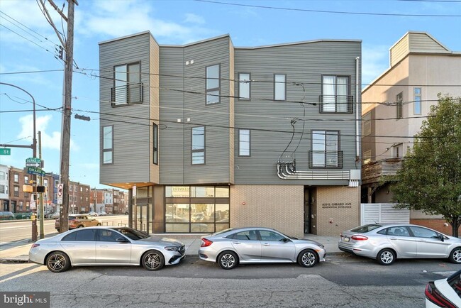 627-29 E Girard Ave in Philadelphia, PA - Building Photo - Building Photo