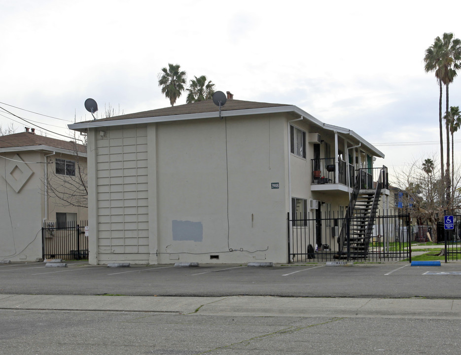 3908 42nd Ave in Sacramento, CA - Building Photo