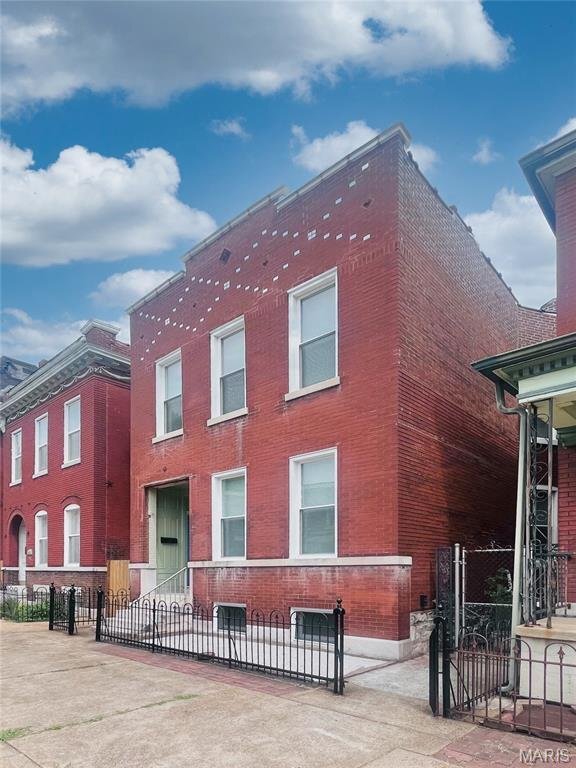 property at 2819 Magnolia Ave
