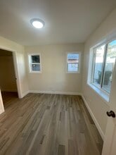 1222 W Martin Luther King Jr Blvd, Unit 3-4 in Los Angeles, CA - Building Photo - Building Photo