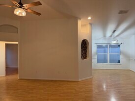 30643 Tremont Dr in Zephyrhills, FL - Building Photo