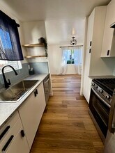 658 W 23rd St, Unit 1 in San Pedro, CA - Building Photo - Building Photo