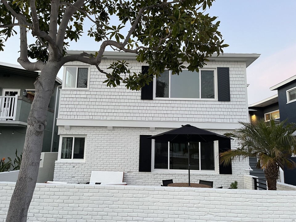 1544 Miramar Dr in Newport Beach, CA - Building Photo