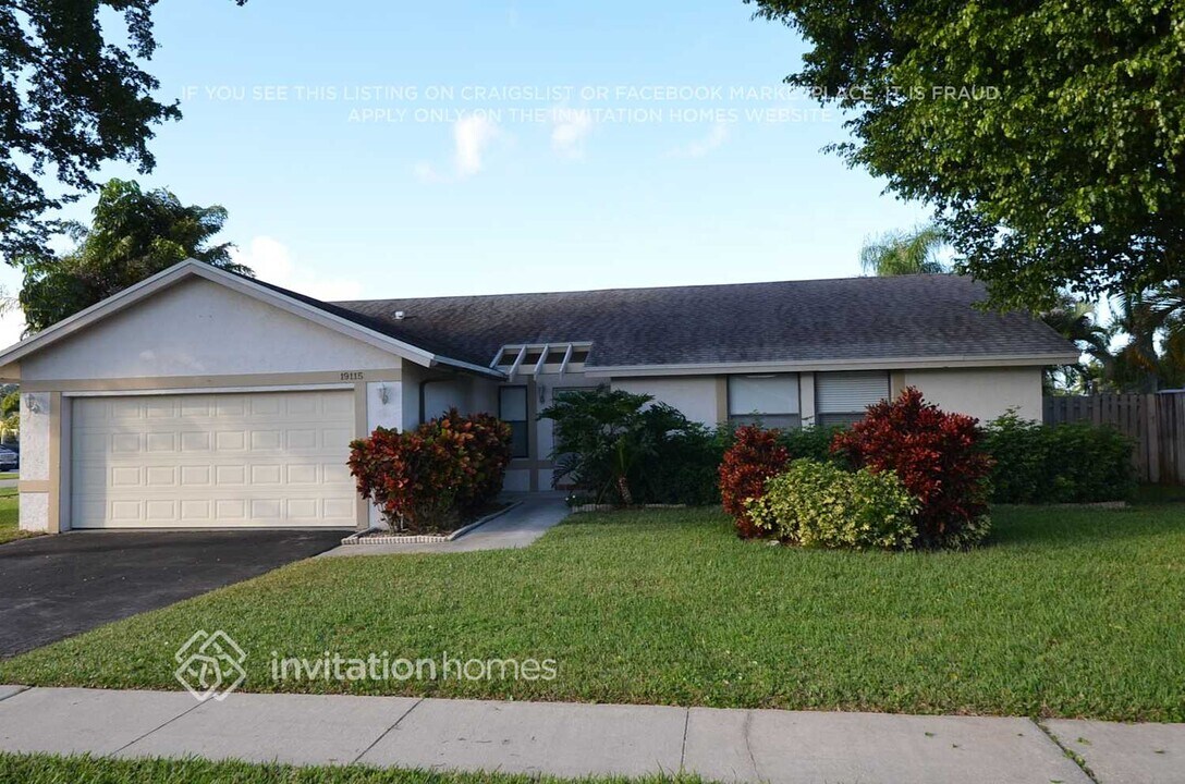 5550 NW 49th Ave in Coconut Creek, FL - Foto de edificio