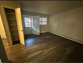 2430 Muscatine Ave in Iowa City, IA - Building Photo - Building Photo