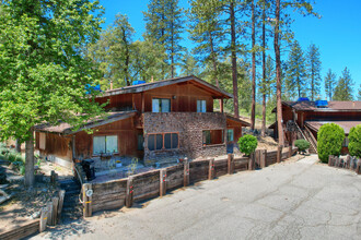 48522-48556 Victoria Ln in Oakhurst, CA - Building Photo - Building Photo