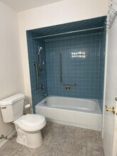 84 Amberly Dr in Englishtown, NJ - Building Photo - Building Photo