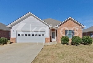 318 Golden Eagle Cir in Jasper, AL - Building Photo