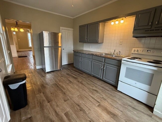 property at 432 Mulberry St