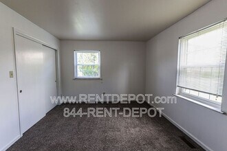 2841 Ravenswood Dr in Evansville, IN - Building Photo - Building Photo