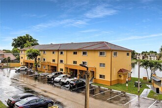 14902 SW 82nd Ln in Miami, FL - Building Photo - Building Photo