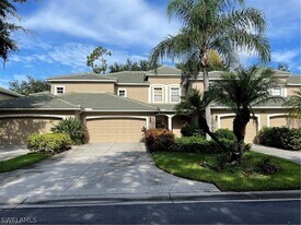 3555 Laurel Greens Ln N in Naples, FL - Building Photo