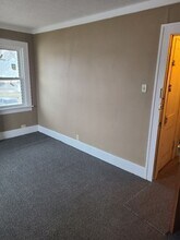 102 W Arlington St in Waterloo, IA - Building Photo - Building Photo