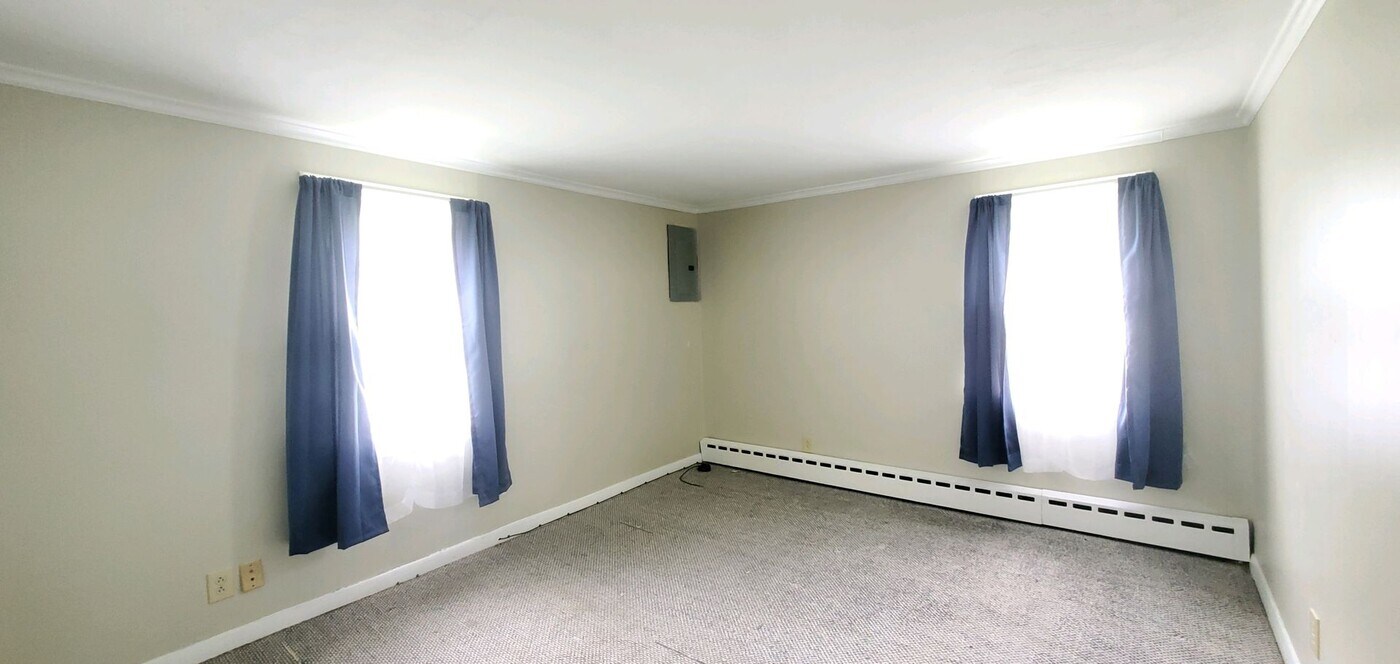 263 W 13th St in Elmira Heights, NY - Building Photo