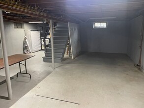 100 Potowomut Rd in East Greenwich, RI - Building Photo - Building Photo