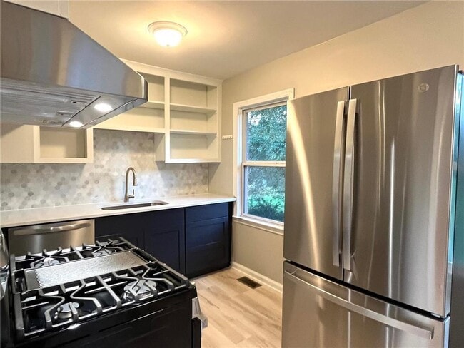 90 Dickson Rd in Marietta, GA - Building Photo - Building Photo