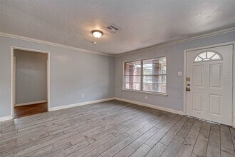 5431 Willow Glen Dr in Houston, TX - Building Photo - Building Photo