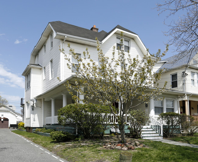 405 2nd Ave in Asbury Park, NJ - Foto de edificio - Building Photo