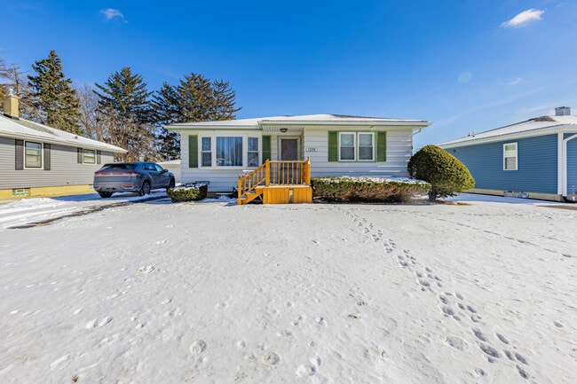 property at 1208 Waverly Pl