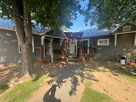 100 N Main St, Unit 3 in Ellensburg, WA - Building Photo