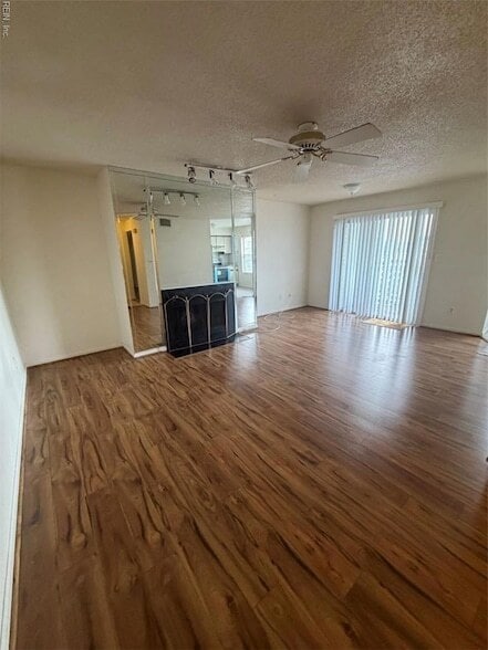 616 Shoreham Ct in Virginia Beach, VA - Building Photo - Building Photo