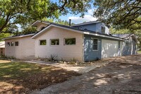 2101 Mimosa Dr in Austin, TX - Foto de edificio - Building Photo