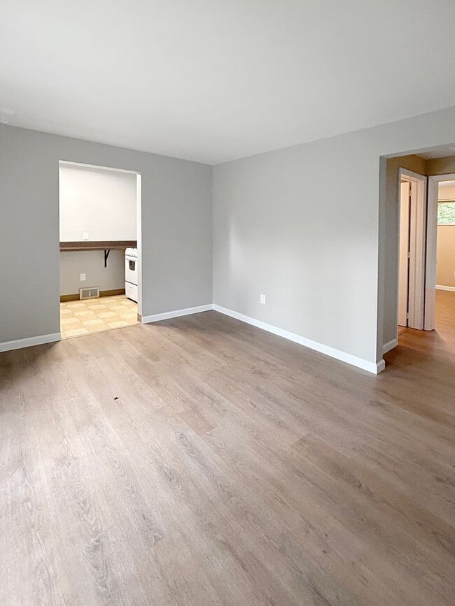 114 McLaughlin Rd in Coraopolis, PA - Building Photo - Building Photo