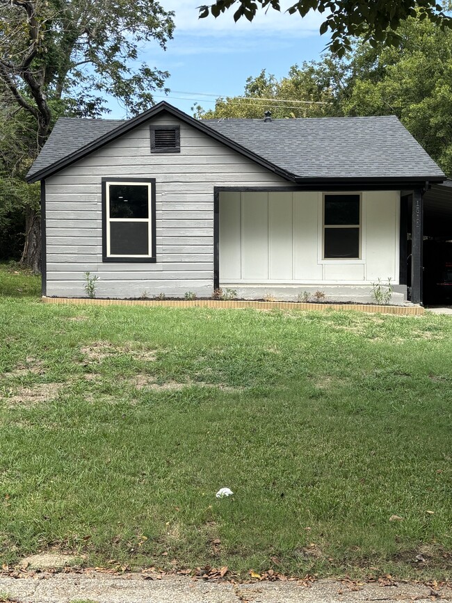 property at 1511 W Bond St