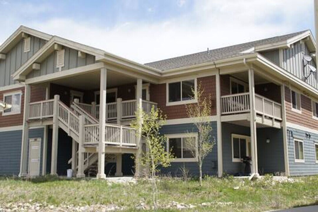 160 Sterling Lp in Fraser, CO - Building Photo