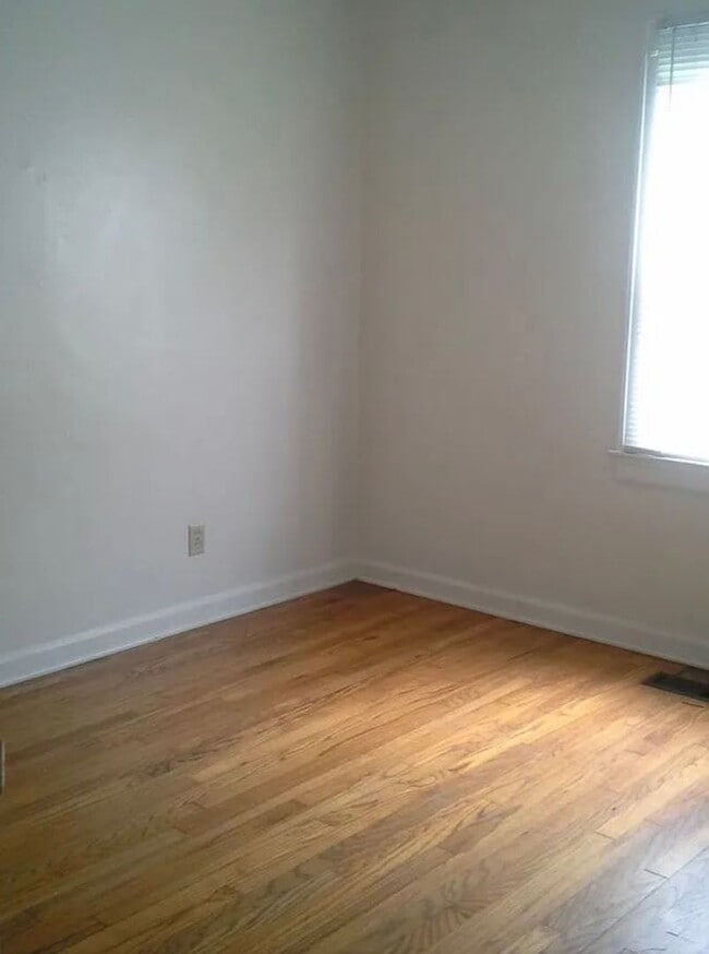 property at 401 S Mitchell St